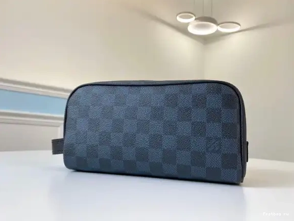 Frstbag ru LOUIS POUCH VUITTON TOILETRY 0516